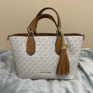Michael Kors Handbag/Crossbody